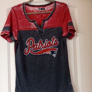 Patriots Team Apparel V Neck Tee Shirt M